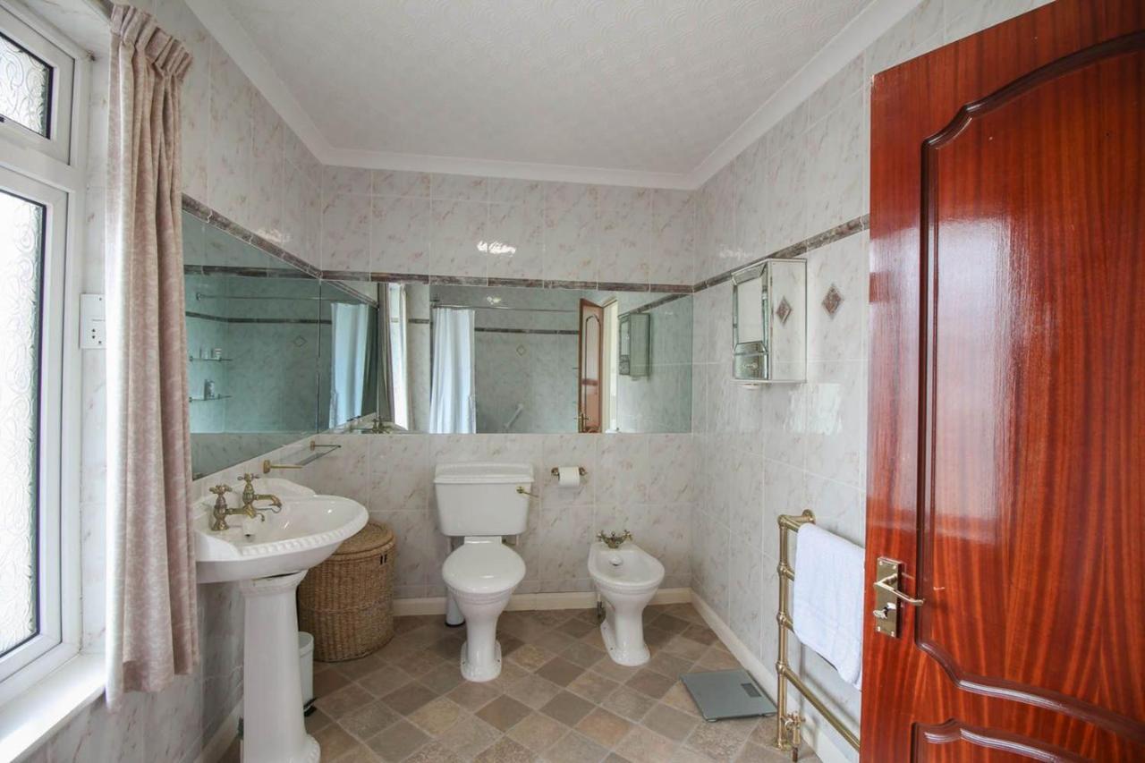 Clifton Villa Ньюкі Екстер'єр фото